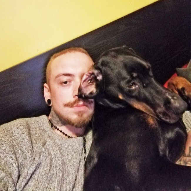 Viszkető_fülgolyó