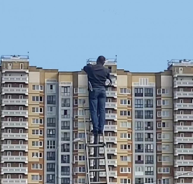 Javításban_lévő_utcai_lámpa