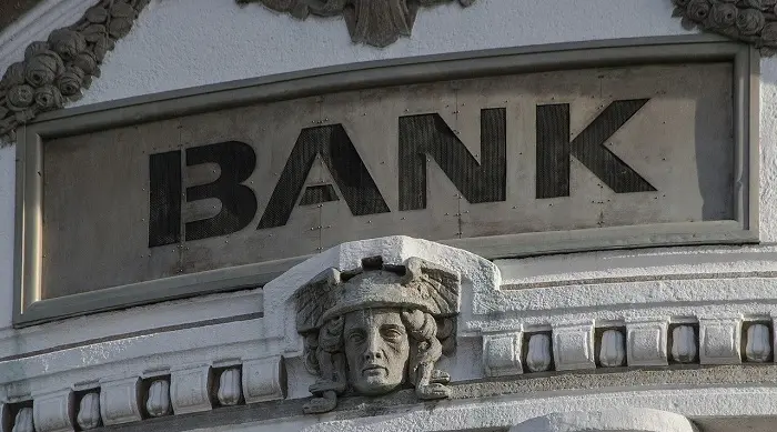 12 ember, aki szerint egy bankban is bármi előfordulhat... 12 ember, aki szerint egy bankban is bármi előfordulhat…