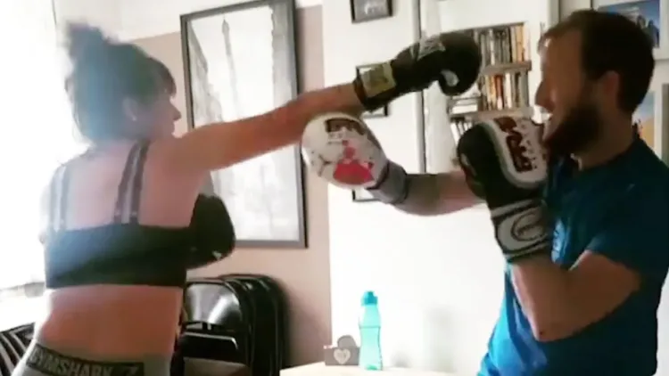 Lányok vs Fiúk | Próbálj meg nem nevetni - videó Lányok vs Fiúk | Próbálj meg nem nevetni
– videó