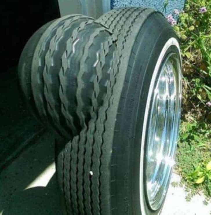 Gumiabroncs születik.