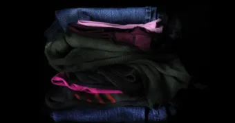 A sötét ruhák mosásának csínja-bínja