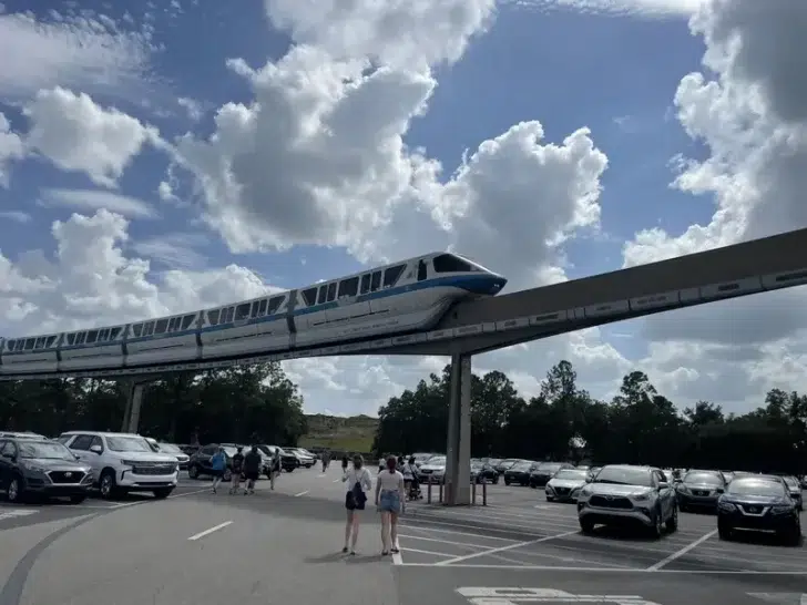 utazás a monorail-lel