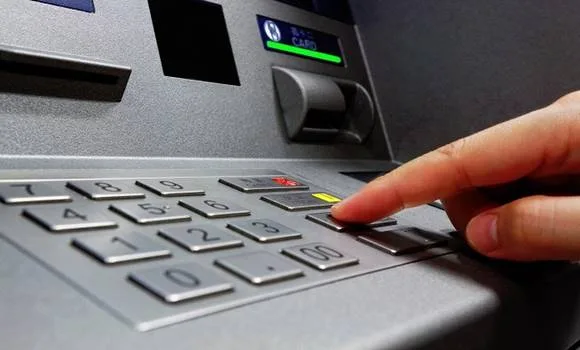 FONTOS! SOHA ne csináld ezt az ATM-nél, minden számládon lévő VIGYÁZAT! Pénzautomaták csapdája: így vesztheti el pénzét