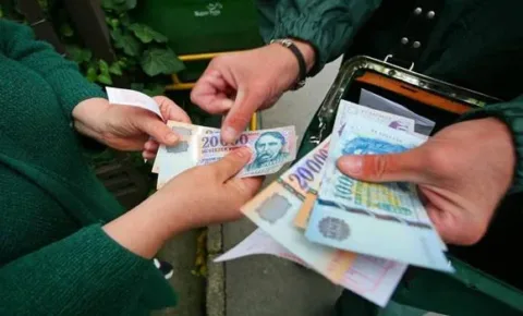 Közleményt adott ki a Magyar Posta - így változik a Magyar Posta Közlemény: Így Módosulnak a Nyugdíjkifizetések