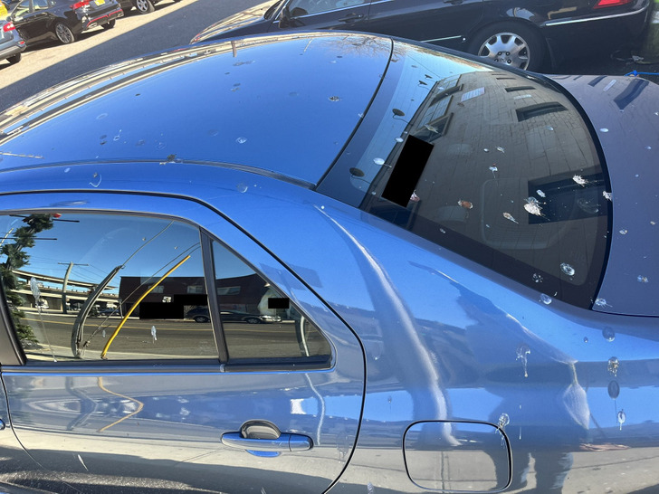 Megtört üvegmosogatás közben