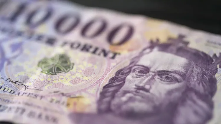 gettyimages-1068822272-689125 Karácsony előtt 100 ezer forintot ad az állam a nyugdíjasoknak!