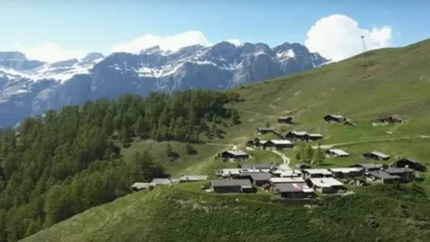 ez-az-aprocska-svajci-falu-21-millio-forintot-ad-ha-valaki-oda-koltozik Ez az aprócska svájci falu 21 millió forintot ad, ha valaki oda költözik – csak 2 feltételt kell teljesíteni hozzá