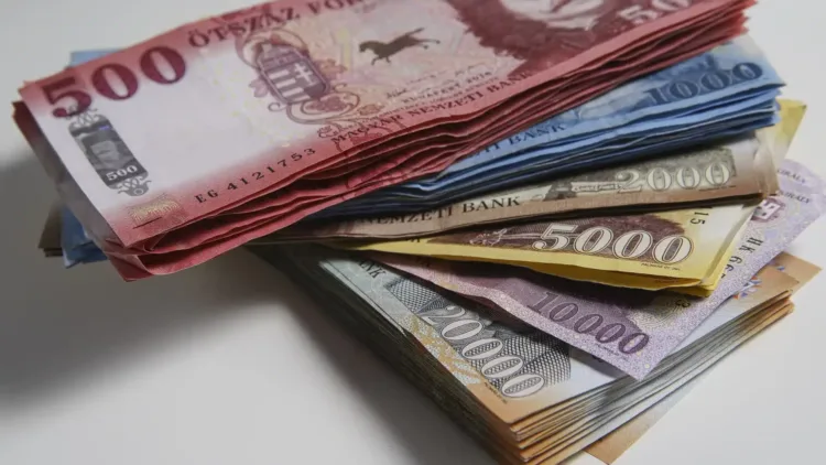 forint-452584 Karácsonyi Bónusz: Meglepetés vagy Csalódás? Nézd Meg Téged Mi Várhat!
