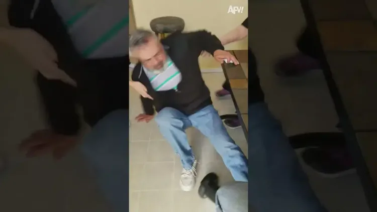 Túl nagy nyomás 😂 #lebegődeszka #Vicces #Fail #shorts - videó Túl nagy nyomás #lebegődeszka #Vicces #Fail #shorts
– videó