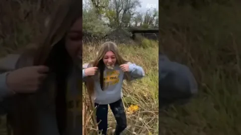 Megtalálta a Nature’s Corndogot!  Ne gondold, hogy a ketchup segít …
 – videó