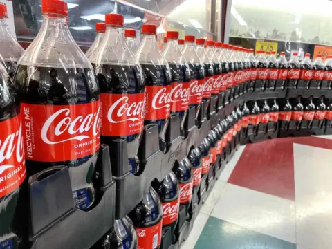 coca cola Hogyan használd a kólát a háztartásban? 5 trükk, amitől leesik az állad!