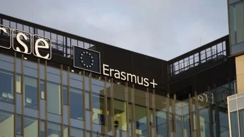 Brüsszel ellen perel a magyar kormány: az egyetemek sorsa a tét!
