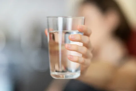 Figyelj a tested jelzéseire: 10 egyértelmű tünet, hogy dehidratált vagy