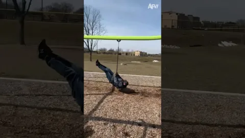 Csak belemerül!  #fam #funny #fail #playground #Soundon #Giggles
 – videó