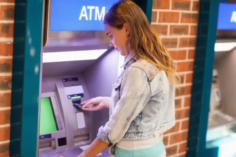 új ATM