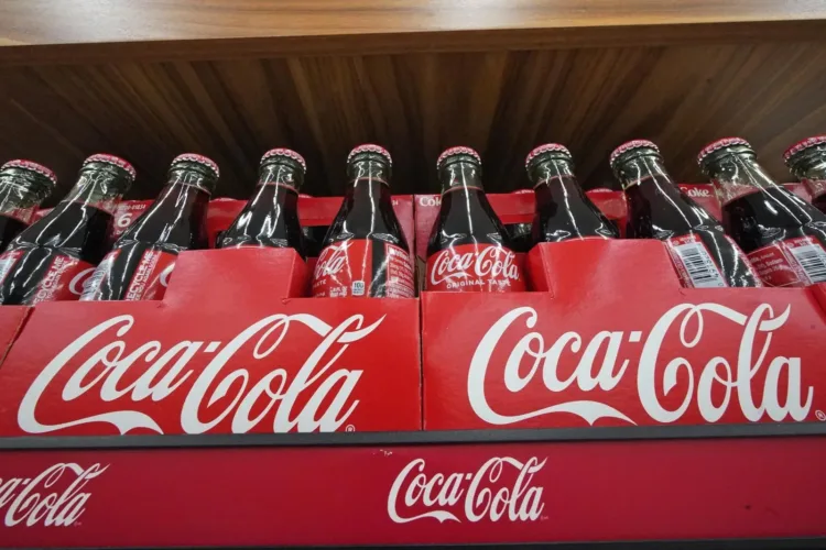 Earns Coca-Cola Sokkoló! Coca-Cola zárja a gyárakat és elhagyja a piacot