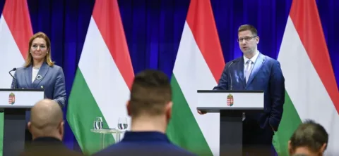 Telexes bakival indult a Kormányinfó – Gulyás Gergely élő adásban tette helyre az újságírót