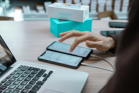 Fedezd fel a digitális világot – Praktikus tippek az időseknek
