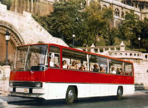 Az Ikarus 250-es prototípusa 1967-ből Az Ikarus 250-es prototípusa 1967-ből