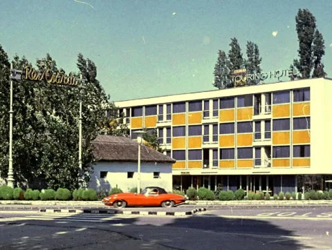1969. A Rév Csárda és a Touring Hotel, Szántód.
FŐFOTÓ