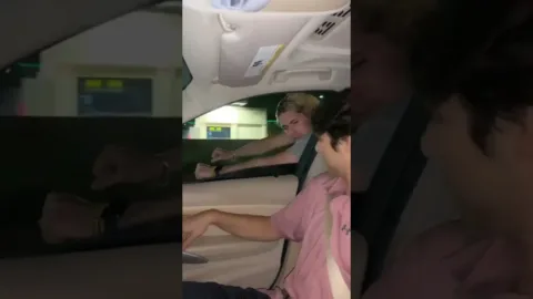 Amikor a Superman véletlenül húzza fel 
 – videó
