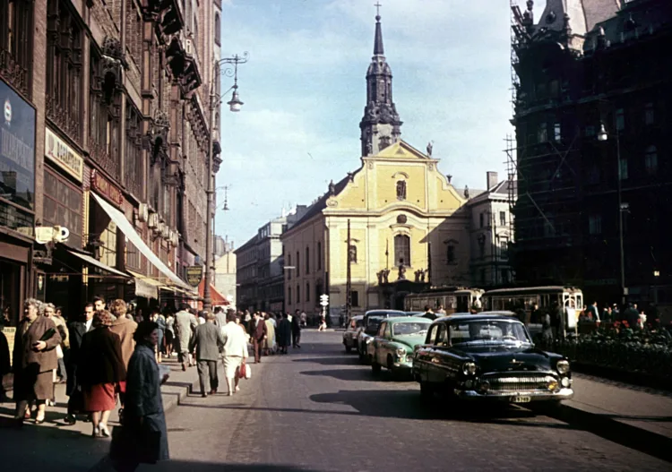 1961.  Bp., Ferenciek tere (akkor Felszabadulás tér), Kígyó utca felől,
Peter H…. #RK1749192903