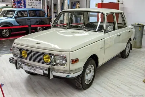 Wartburg 353 DeLuxe 1968
 #RK1749251212