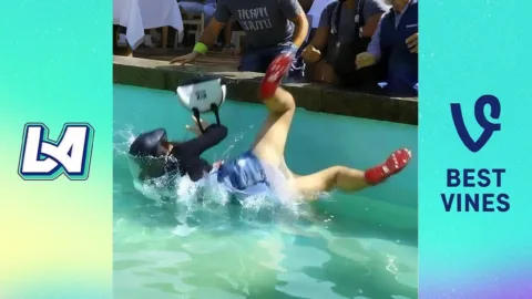 Váratlan vicces kudarcok összeállítása – A legjobb vírus kudarc!
 – videó