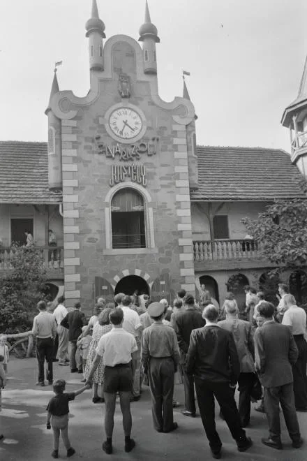 Városliget, Vidámpark, Elvarázsolt Kastély, 1962, Kotnyek Antal/96375fortepan.
 #RK1753759429