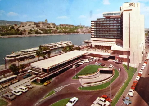 1972.  Bp., a Duna InterContinental.
MaNDA
 #RK1754331804