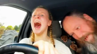 A vidám vezetés kudarcot vall!  A legkevésbé kudarc videók
 – videó