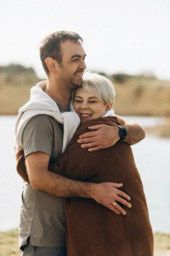 Huszonegy év házasság után egy este a feleségem meglepett egy váratlan kéréssel…. #I1758361993