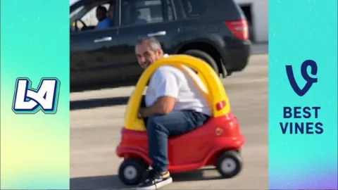 Vicces és vidám emberek élete  Próbálj meg nem nevetni
 – videó