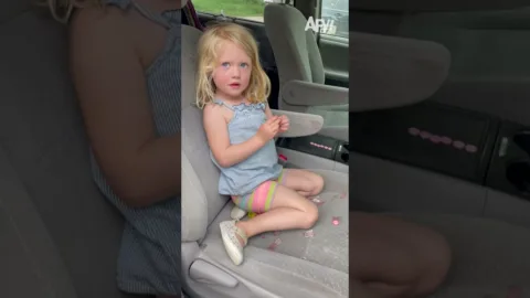Imádja a rózsaszínt  # #kidssay #vicces #shorts
 – videó