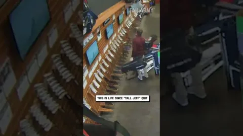 A golfbolt kudarcot vall!
 – videó