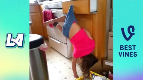 Az Ultimate Funny Fails A hét legjobb kudarcai!
 – videó