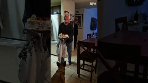 Soha ne fogadj nagypapa ellen!  # #vicces
 – videó