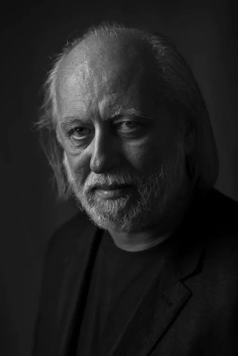 “Van az a csend, amikor az ember már nem dühös. Csak szán.

Mert aki érti a mond… #I1762289226