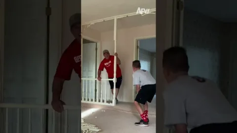 A fiamnak több aurája van, mint nekem
 – videó