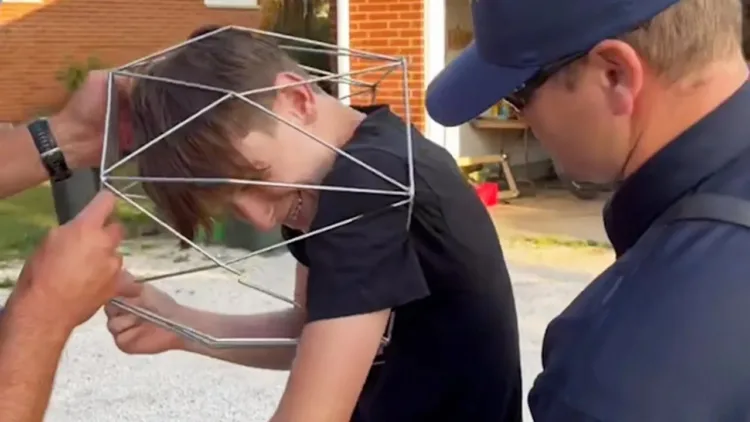 Emberek, akiknek rossz napja van | Bónusz partivideó megtekintése – videó