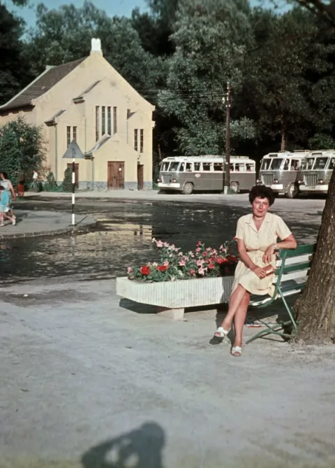 Hévíz, Deák Ferenc tér az autóbusz-pályaudvar mellett, háttérben a zsinagóga Hévíz, Deák Ferenc tér az autóbusz-pályaudvar mellett, háttérben a zsinagóga épü… #RK1766806184