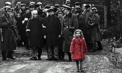 “Igenis számít, ha csak egy ember is képes szembeszállni a “Igenis számít, ha csak egy ember is képes szembeszállni a gonosszal.”
Schindler… #I1769540548
