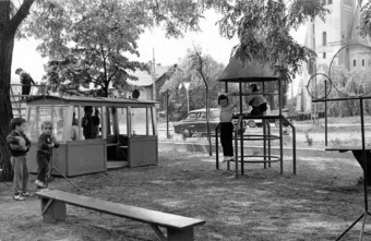 Kőbányai MÁV-telep, szemben a Hungária körút túloldalán a Tbiliszi (Vagon) téren… #RK1766633839