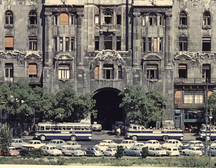 1967. Bp., Gresham-palota, Roosevelt (Széchenyi István) tér, FŐFOTÓ #RK1771488001 1967. Bp., Gresham-palota, Roosevelt (Széchenyi István) tér,
FŐFOTÓ
#RK1771488001