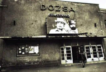 1980-as évek. Bp., a Dózsa Mozi.
BRK
 #RK1775386831