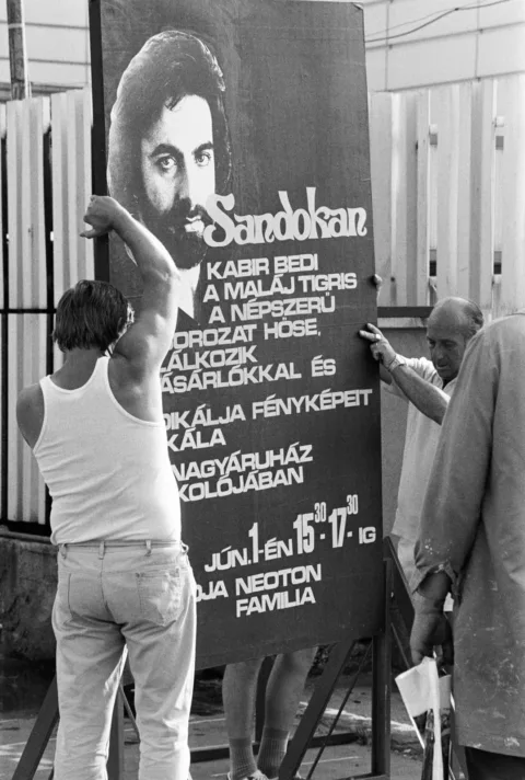 1984.  Bp., a Skála Budapest Szövetkezeti Nagyáruház parkolója, a felvétel Kabir… #RK1775296866