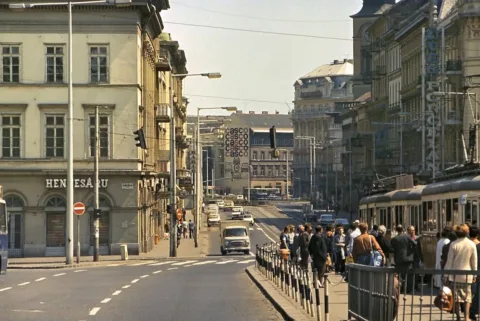 1980.  Bp., Dimitrov (Fővám) tér, szemben a Tolbuchin (Vámház) körút.
BRK
 #RK1777816806