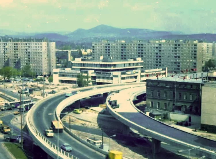 1986. Bp.,a Flórián tér látképe. FŐFOTÓ #RK1779711301 1986. Bp.,a Flórián tér látképe.
FŐFOTÓ
#RK1779711301