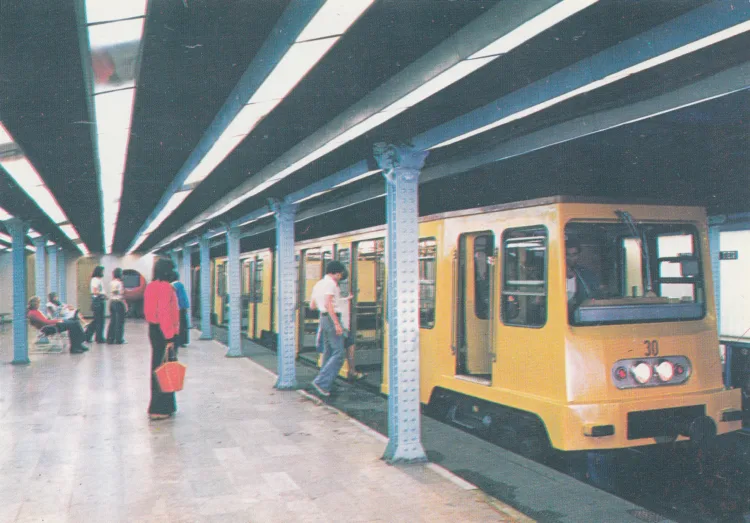 Budapest, Vörösmarty tér, kisföldalatti, a szocializmusban átalakított állomás. ... #RK1779037174 Budapest, Vörösmarty tér, kisföldalatti, a szocializmusban átalakított állomás. … #RK1779037174
